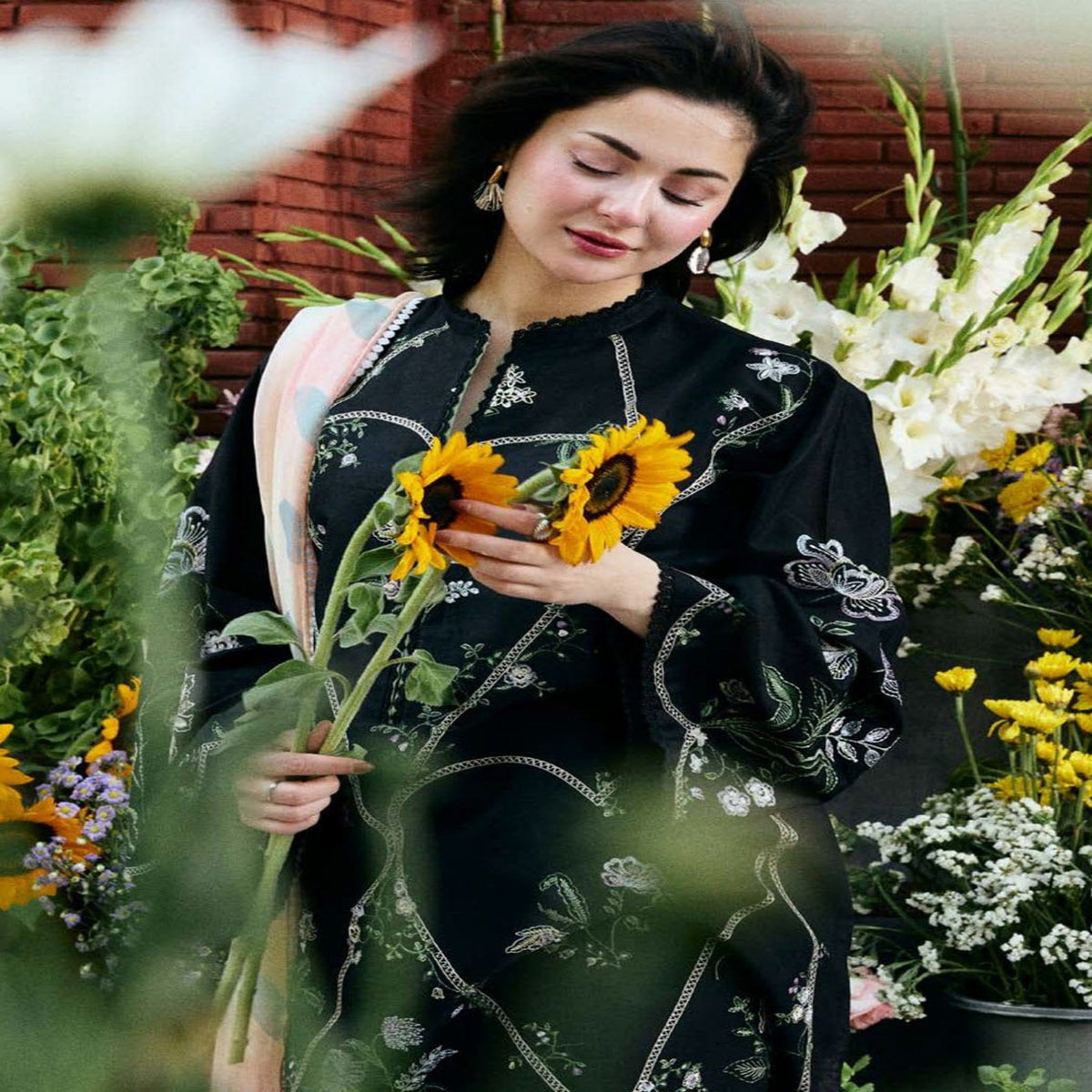 ZARA-SHAJAHAN – LAWN EMBROIDERED COLLECTION